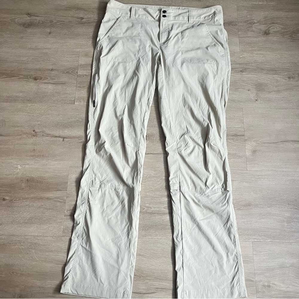 Columbia Omni Shield Advanced Repellency Womans Size 14L khaki pants